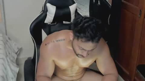 luis_baptista online show from August 12, 11:40 pm