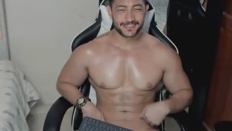 luis_baptista online show from August 14, 4:38 am