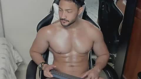 luis_baptista online show from August 14, 5:44 am