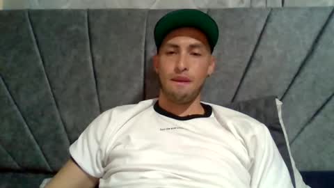 luis_vergon__ online show from August 4, 3:58 am