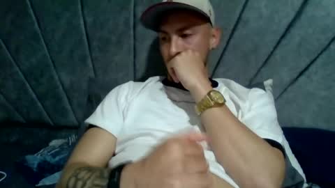 luis_vergon__ online show from August 5, 3:15 am