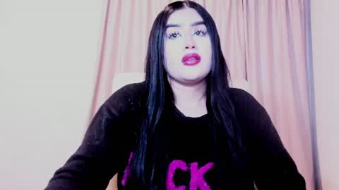 Luisa Diaz online show from August 7, 1:27 am