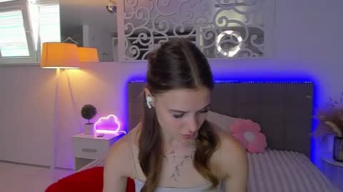 LuisaClover online show from August 6, 12:26 pm