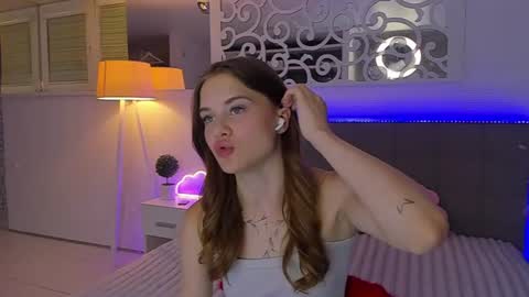 LuisaClover online show from August 6, 5:56 pm
