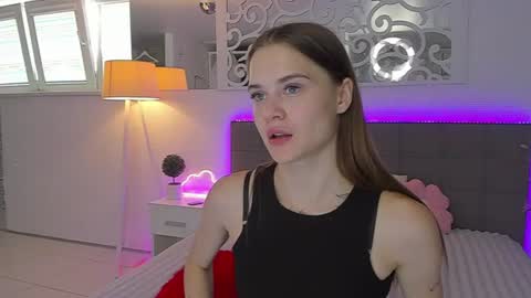 LuisaClover online show from August 8, 12:16 pm