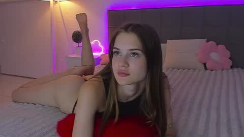 LuisaClover online show from August 8, 11:27 pm