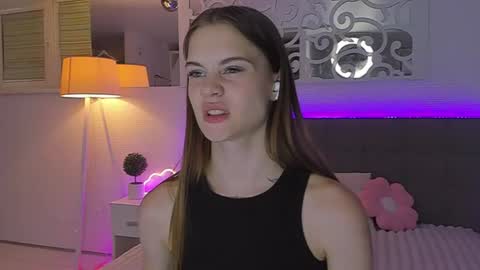 LuisaClover online show from August 9, 1:17 am