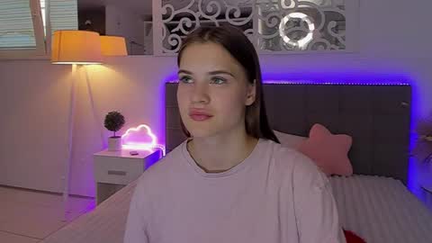 LuisaClover online show from August 13, 4:32 pm