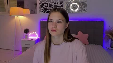 LuisaClover online show from August 13, 5:38 pm