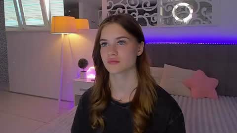 LuisaClover online show from August 14, 3:37 pm