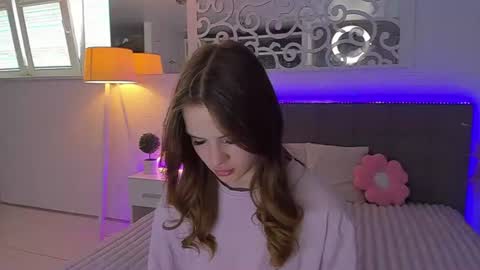 LuisaClover online show from August 15, 12:20 pm