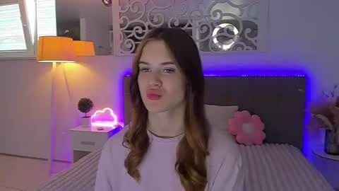 LuisaClover online show from August 15, 1:26 pm