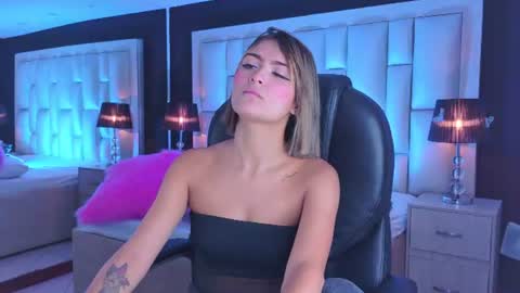 Luisa  online show from August 4, 3:20 pm