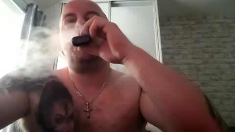 lukasz1808 online show from August 3, 7:21 pm