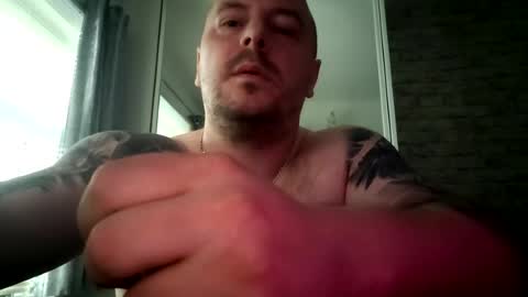 lukasz1808 online show from August 6, 7:24 pm