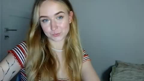 Lulu Baby18 online show from May 31, 8:11 pm