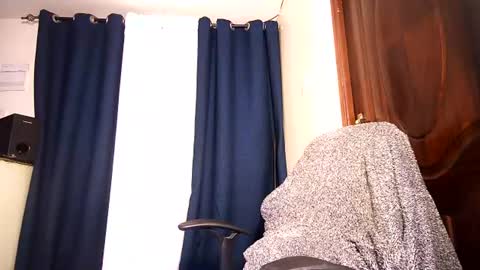 lulu_sparks1 online show from August 9, 7:42 am