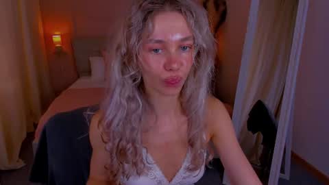 Alise online show from August 14, 3:15 pm