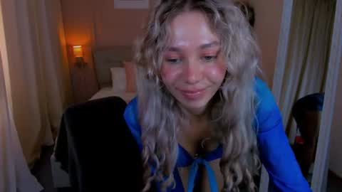 Alise online show from August 15, 10:41 am
