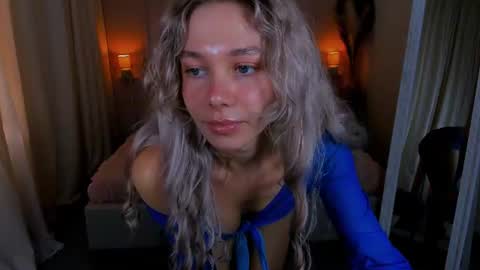 Alise online show from August 15, 4:00 pm