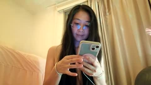 lulu laura online show from August 10, 2:46 am