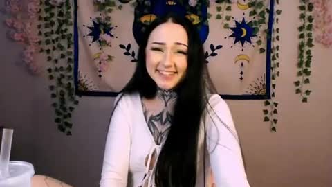 lulumayson online show from July 25, 4:11 pm
