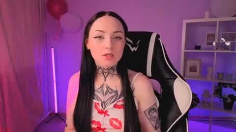 lulumayson online show from August 7, 11:32 am