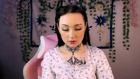 lulumayson online show from August 13, 9:45 am