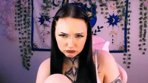 lulumayson online show from August 16, 7:12 am