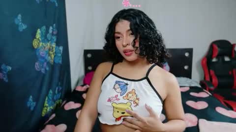 luluupeach69 online show from July 12, 10:27 pm