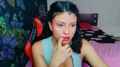 luluupeach69 online show from August 1, 7:20 pm