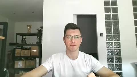 Andrew independent model 2000-0000 CET daily online show from August 4, 10:45 am