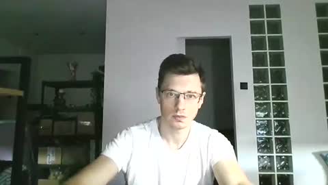 Andrew independent model 2000-0000 CET daily online show from August 6, 3:00 pm