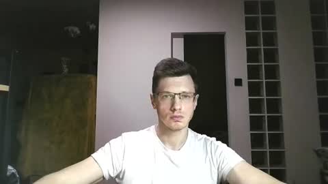 Andrew independent model 2000-0000 CET daily online show from August 7, 8:20 pm