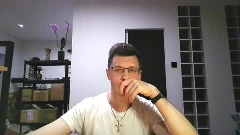 Andrew independent model 2000-0000 CET daily online show from August 8, 11:27 pm