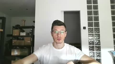 Andrew independent model 2000-0000 CET daily online show from August 10, 1:23 pm
