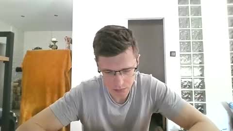 Andrew independent model 2000-0000 CET daily online show from August 12, 1:35 pm