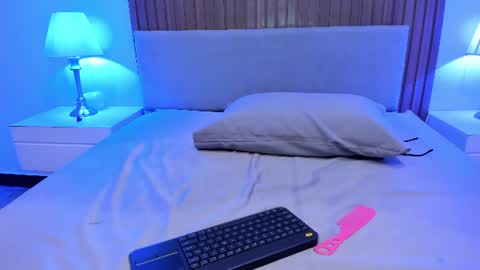 lumi  online show from August 13, 9:40 pm