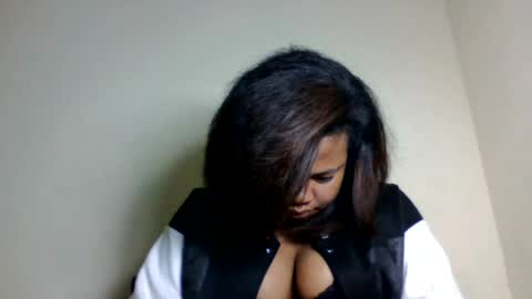 lumira_belle online show from August 1, 7:36 am