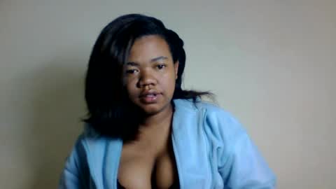 lumira_belle online show from August 12, 8:44 pm