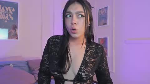 lummii_ online show from August 12, 7:16 pm