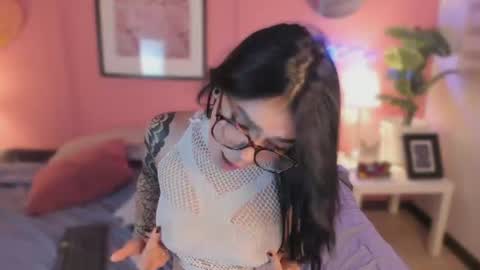 lummii_ online show from August 14, 9:07 pm