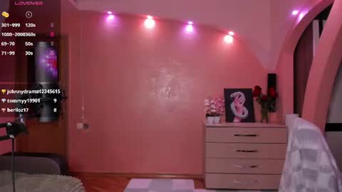 luna__reid online show from August 3, 8:21 am