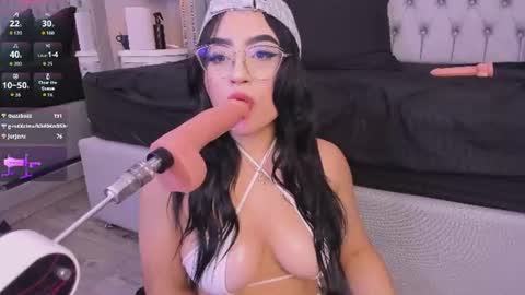   online show from August 9, 3:02 pm