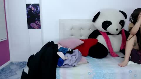 luna_and_logan_hot online show from August 14, 6:33 pm