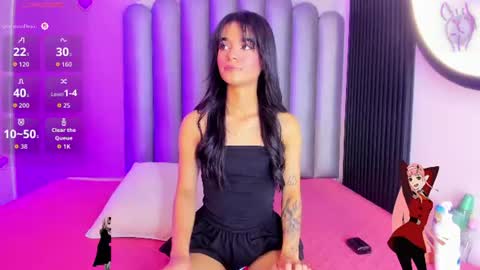 luna_bella_23 online show from August 12, 5:10 am