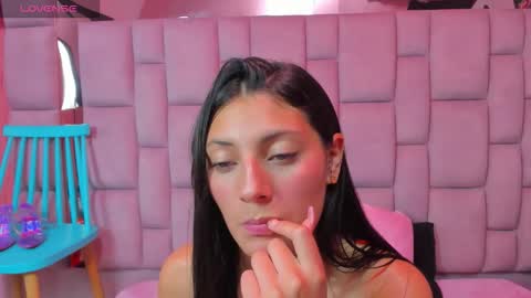 luna_bennett_ online show from March 19, 11:52 pm