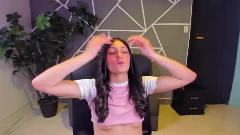 luna_bennett_ online show from March 22, 12:03 am