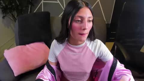 luna_bennett_ online show from March 22, 6:39 am