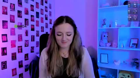 luna_berryy online show from July 30, 2:30 am